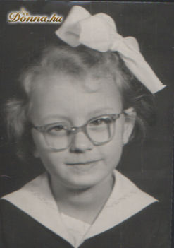 Babika iskolába megy 1956 (én)