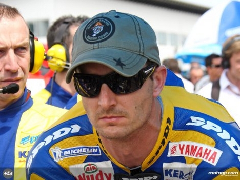 221724_Colin+Edwards+in+starting+grid-1280x960-may17