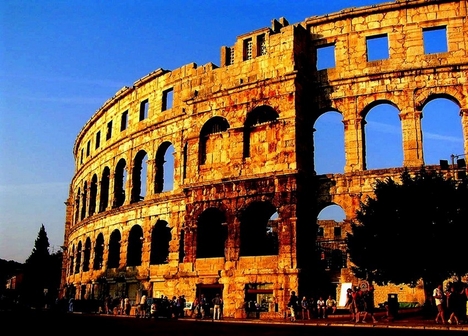 pula colosseum