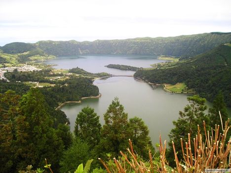Lagoa Azul és Lagoa Verde krátertavak, Sao Miguel sziget, Azori-szigetek