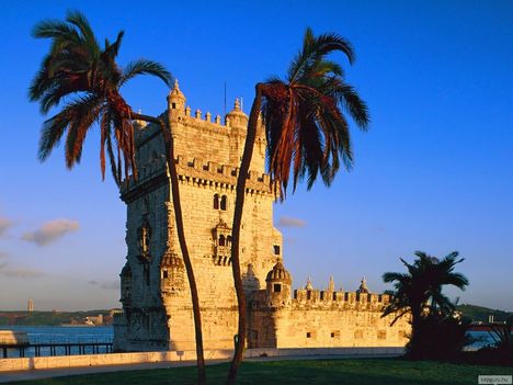 Vasco da Gama felfedezőútjának emlékére épített Belém-torony Lisszabonban, Portugália