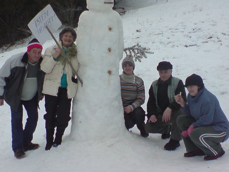 A hóember építők csapata