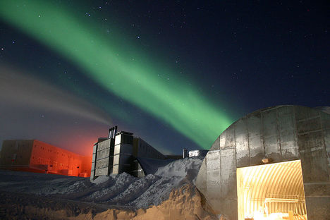 800px-Amundsen-Scott_marsstation_ray_h