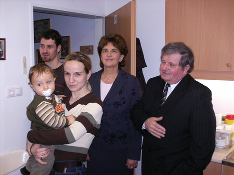 Dr. Molnár Helga férjével és kisfiával, Vehrer Ferencné, Mecséri Lajos