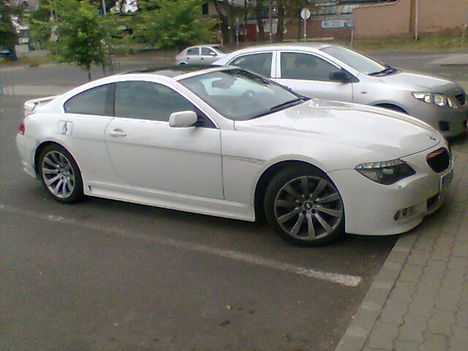 Fehér BMW 02