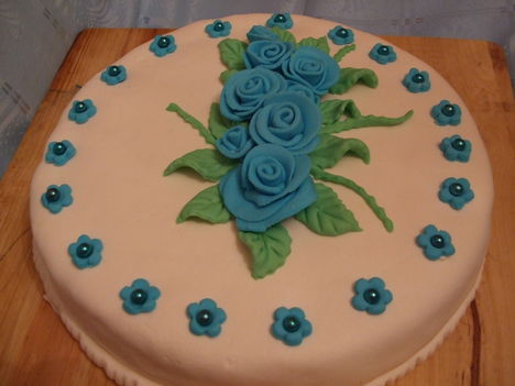 kék rózsa torta 