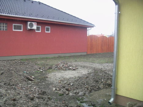 udvar közepe
