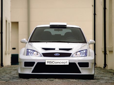 Ford_Focus_RS_Cosworth_Photochop_06[1]