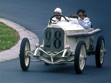Mercedes-GP-Wagen_von_1914_am_1977-08-14