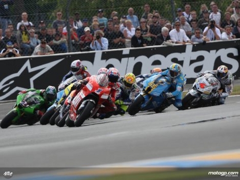 222698_MotoGP+pack+at+the+start+of+the+French+GP-1280x960-may25
