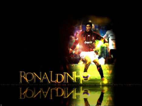 Ronaldinho_is_AC_Milan