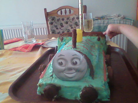 Kisfiam Thomas tortája