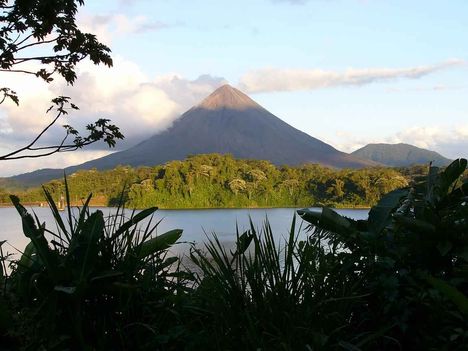 Vulkáni hegycsúcs, Costa Rica
