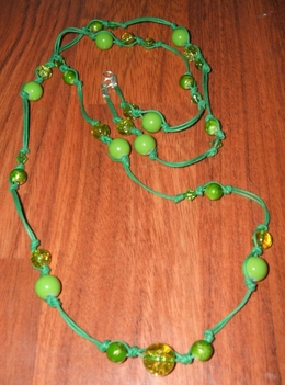 zöld robbantottköves csomózott nyaklánc