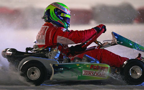 Felipe Massa gokartban télen