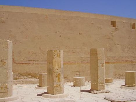Luxor 12
