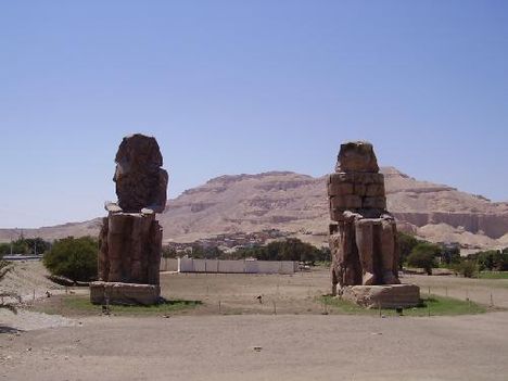Luxor 8