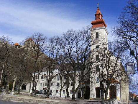 Sümeg, Ferences kegytemplom és kolostor