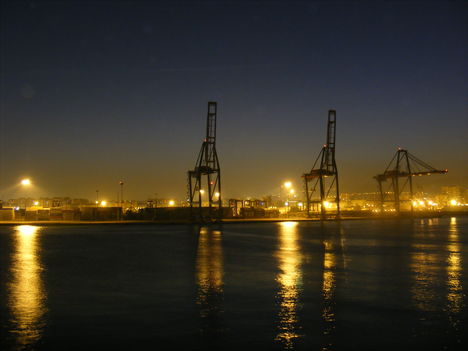 Malaga, teherkikötő éjszaka