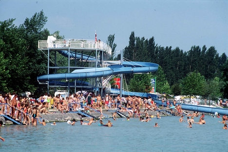 BALATONAKALI, STRAND