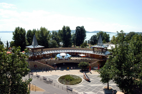 Balatonfüred, Eszterházy strand bejárata