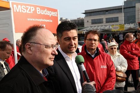 MSZP kampányol a budapesti Örs vezér téren