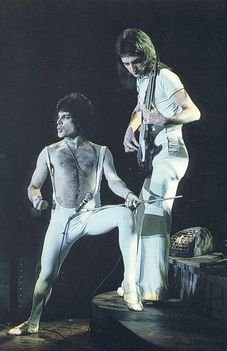 Queen-Freddie Mercury 14