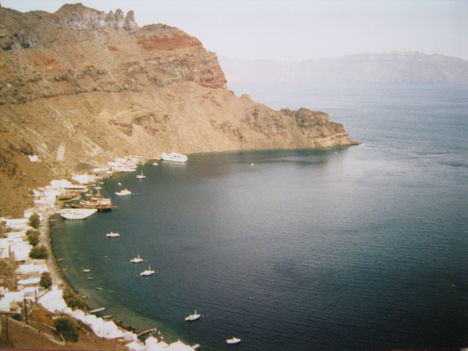Thirassia, a Caldera egyik szigete - kikötő