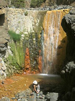 Vízesés a Caldera de Taburiente-ben, Kanári szigetek