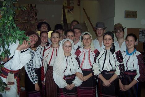 Kónyi táncosok Győrben a Vasutasban