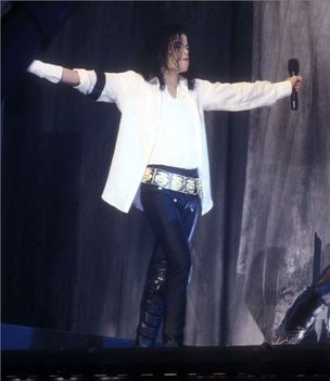 Cutieezzzz-3-michael-jackson-10457493-602-696