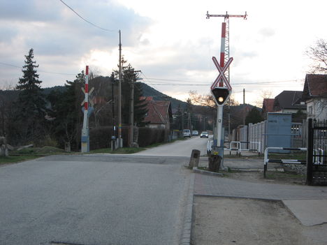 Pilisvörösvár vasúti átjáró Kápolna utca