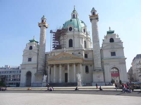 Karlskirche-Bécs