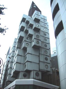 Nakagin Capsule Tower (Tokyo, Japan)