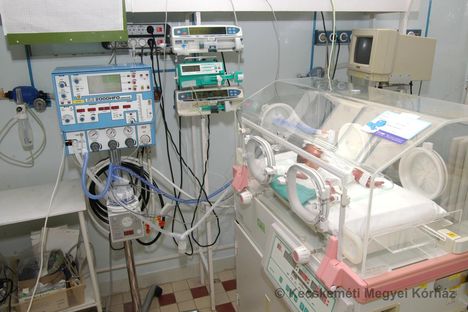 lélegeztető gép -inkubátor