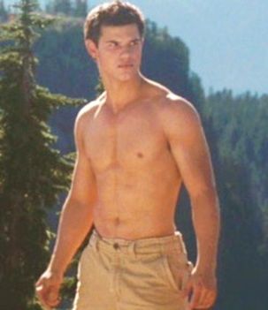 Taylor_Lautner_shirtless_shirt_off_Eclipse_Twilight