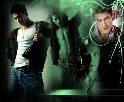 EclipseCastAlexMeraz