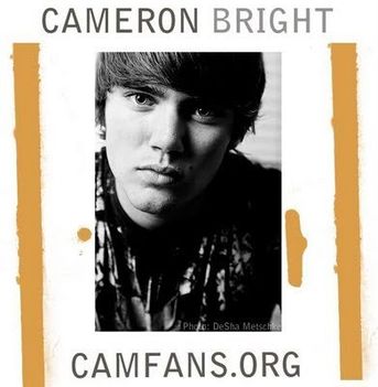 Cameron-Bright-cameron-bright-8806634-391-400
