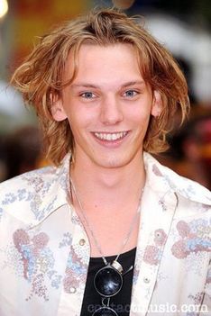 jamie_campbell_bower_5320621