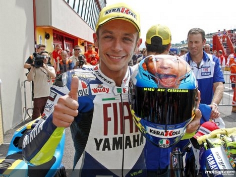 223229_Rossi+celebrates+his+first+pole+position+of+the+2008+season+at+Mugello-1280x960-may31
