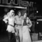 Betty Calroux és Loulou de la Falaise modellekkel londoni butikjának megnyitója után 1969-ben
