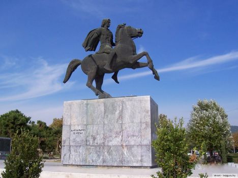 Nagy_Sándor_lovasszobra,_Thessaloniki