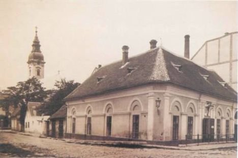 Árvíz előtti házak a Szerb templom mellett, bontás előtt (1926)