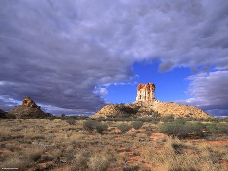 Sandstone Tower, Chambers Pillar Historical Reserve, Northern Territory, Australia