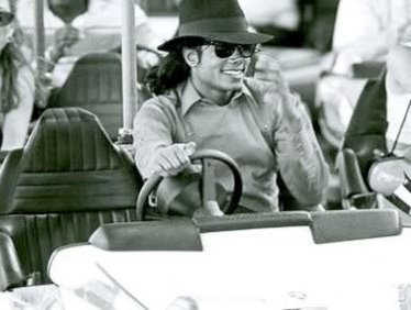 Michael-michael-jackson-11181707-374-282