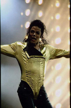 MICHAEL-michael-jackson-12380310-266-400