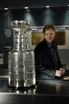 CSI+Miami+Cast+Pose+Stanley+Cup+PFQg0iWuwe_l