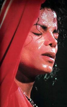 Michael-in-red-michael-jackson-11700828-371-586