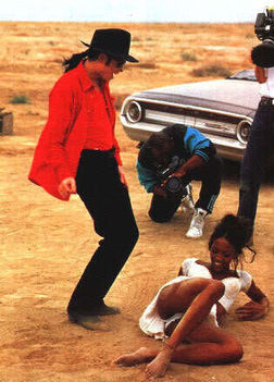 Michael-in-red-michael-jackson-11700873-315-439