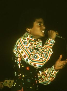 Michael-michael-jackson-11712594-445-600